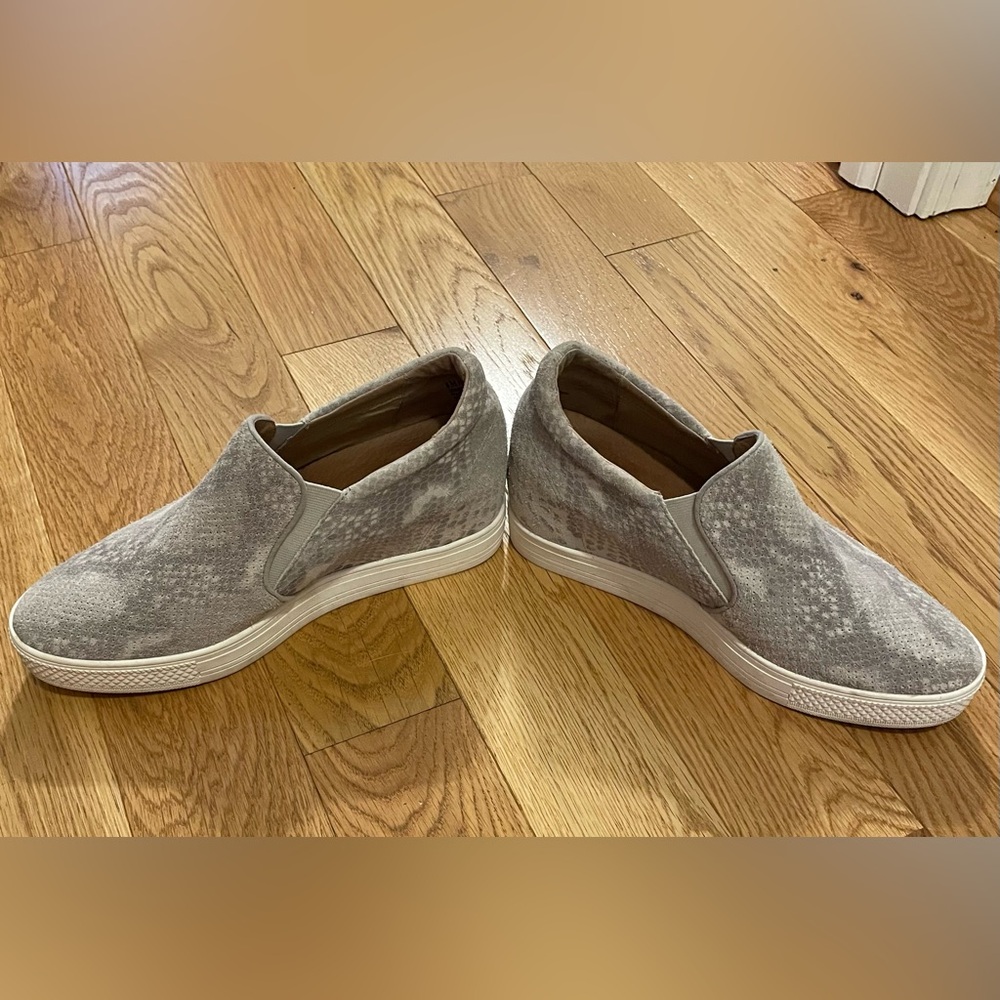 Caslon Slip-on Sneaker - Picture 3 of 6